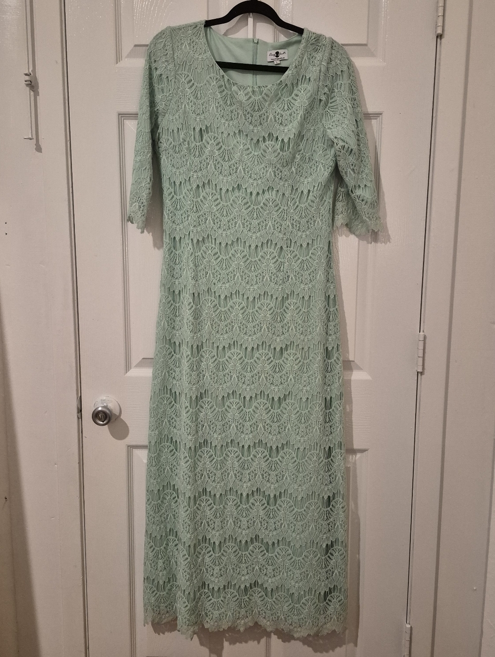 DAINTY JEWELL'S | LARGE | MINT LACE body-con MIDI DRESS